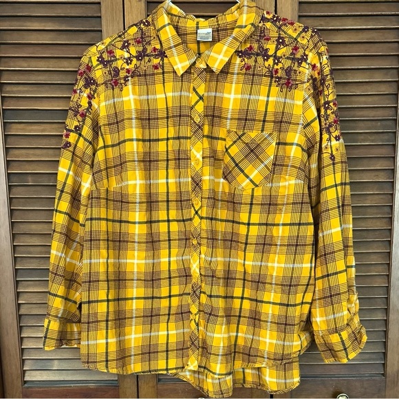 Terra & Sky Tops - Yellow Plaid Button-Up Shirt with Embroidery